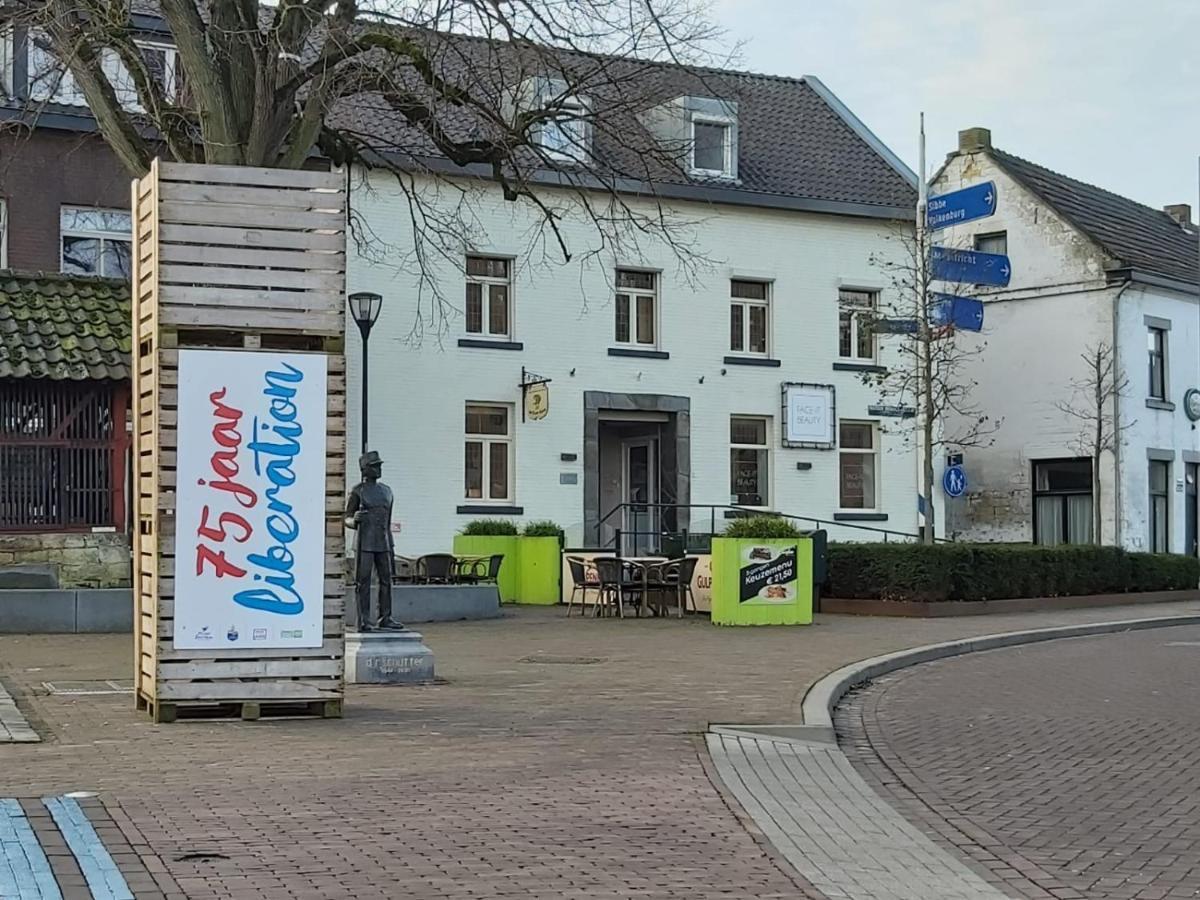 Bed & Breakfast Liberation